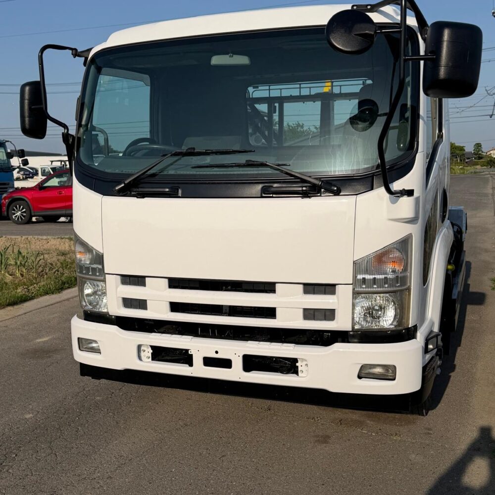 Isuzu Forward Armroll